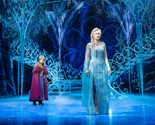 Elsa und Anna Ergreifender Moment auf der Bühne - Live Performance