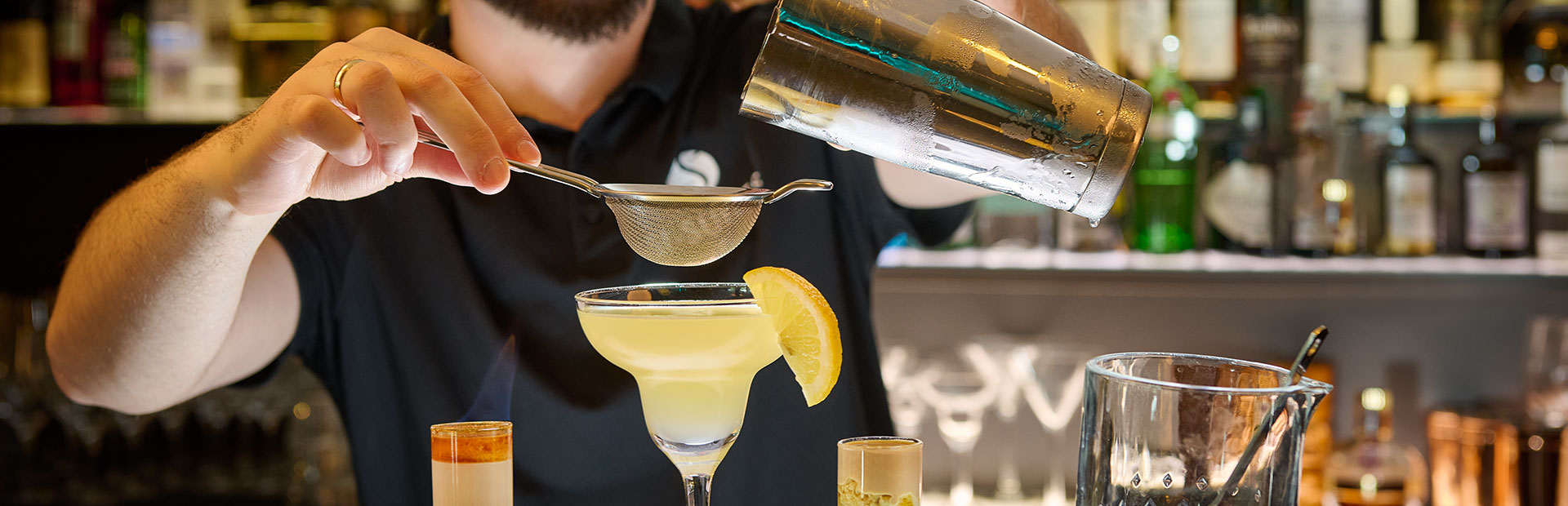 Frischer Cocktail in der 101 Bar in Stuttgart SI-SUITES Hotel
